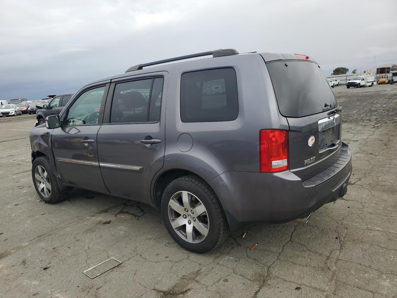 2015 Honda Pilot - Image 2