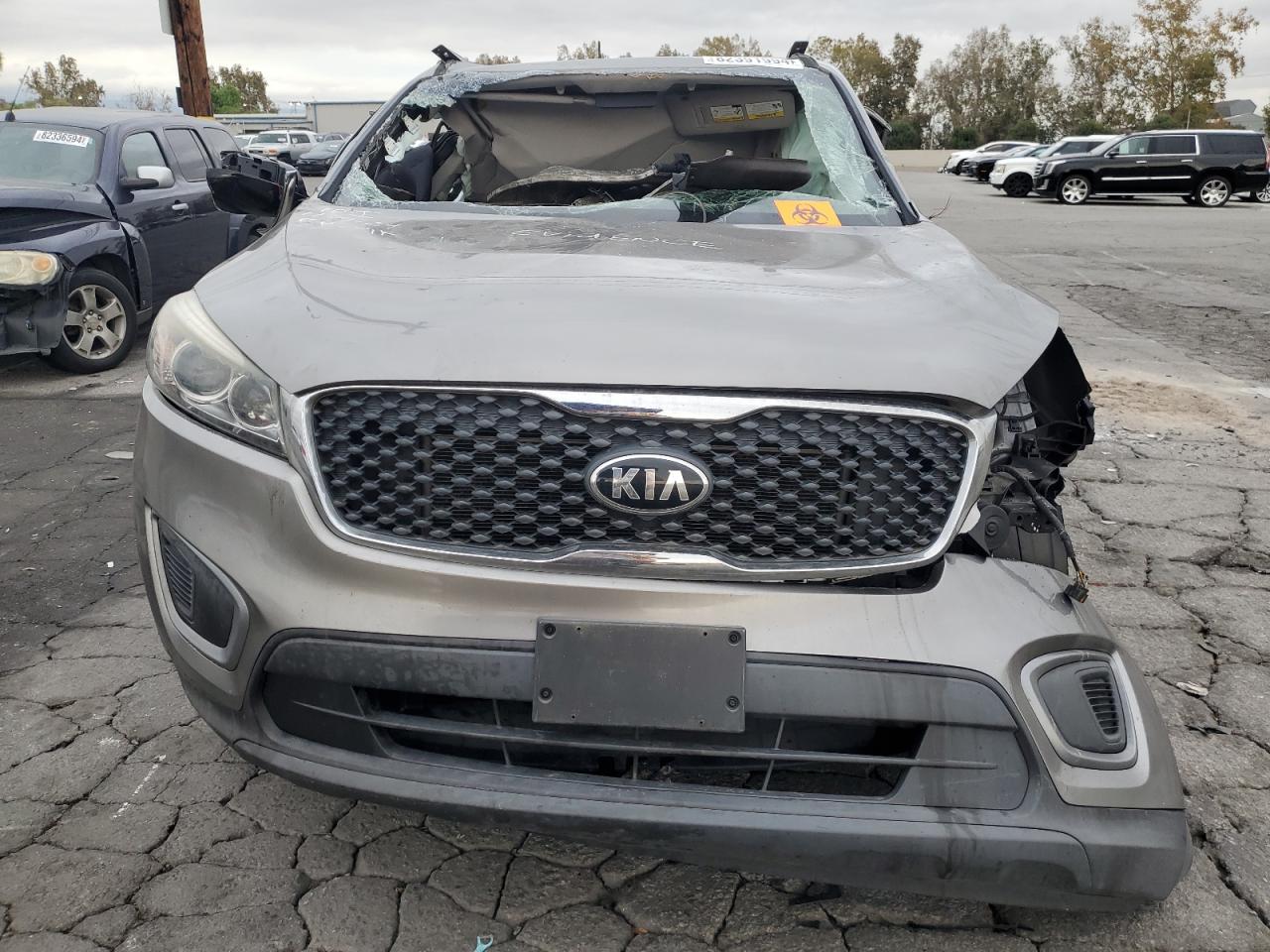 VIN 5XYPG4A39GG146170 2016 KIA SORENTO no.5