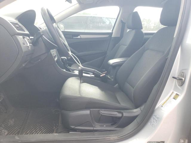 Sedans VOLKSWAGEN PASSAT 2013 Srebrny