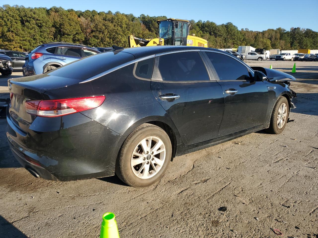 VIN 5XXGT4L38HG138723 2017 KIA OPTIMA no.3