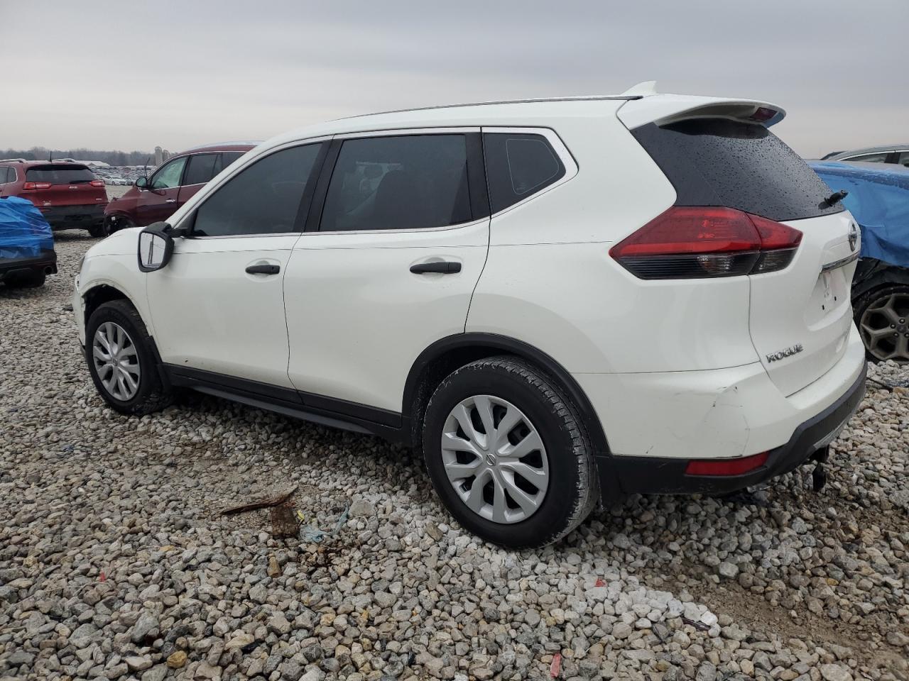2018 Nissan Rogue - Image 2