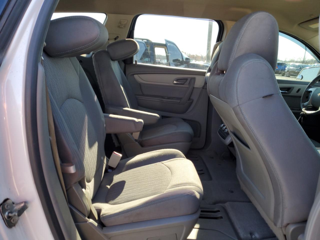 2016 Chevrolet Traverse - Image 11