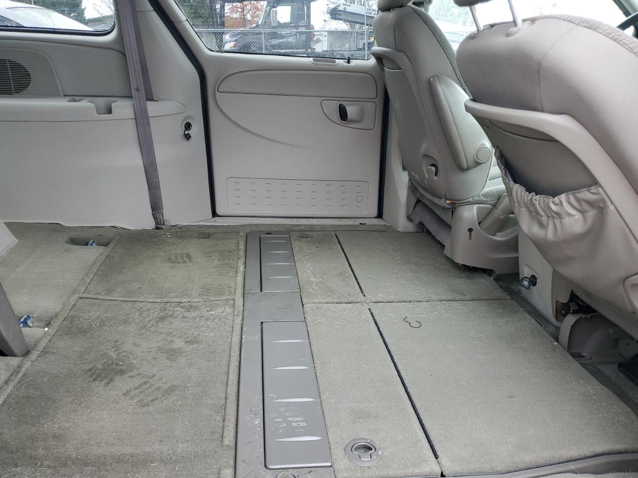 2005 Dodge Caravan - Image 11