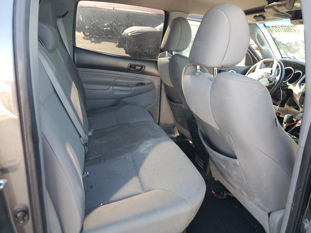 2014 Toyota Tacoma - Image 10