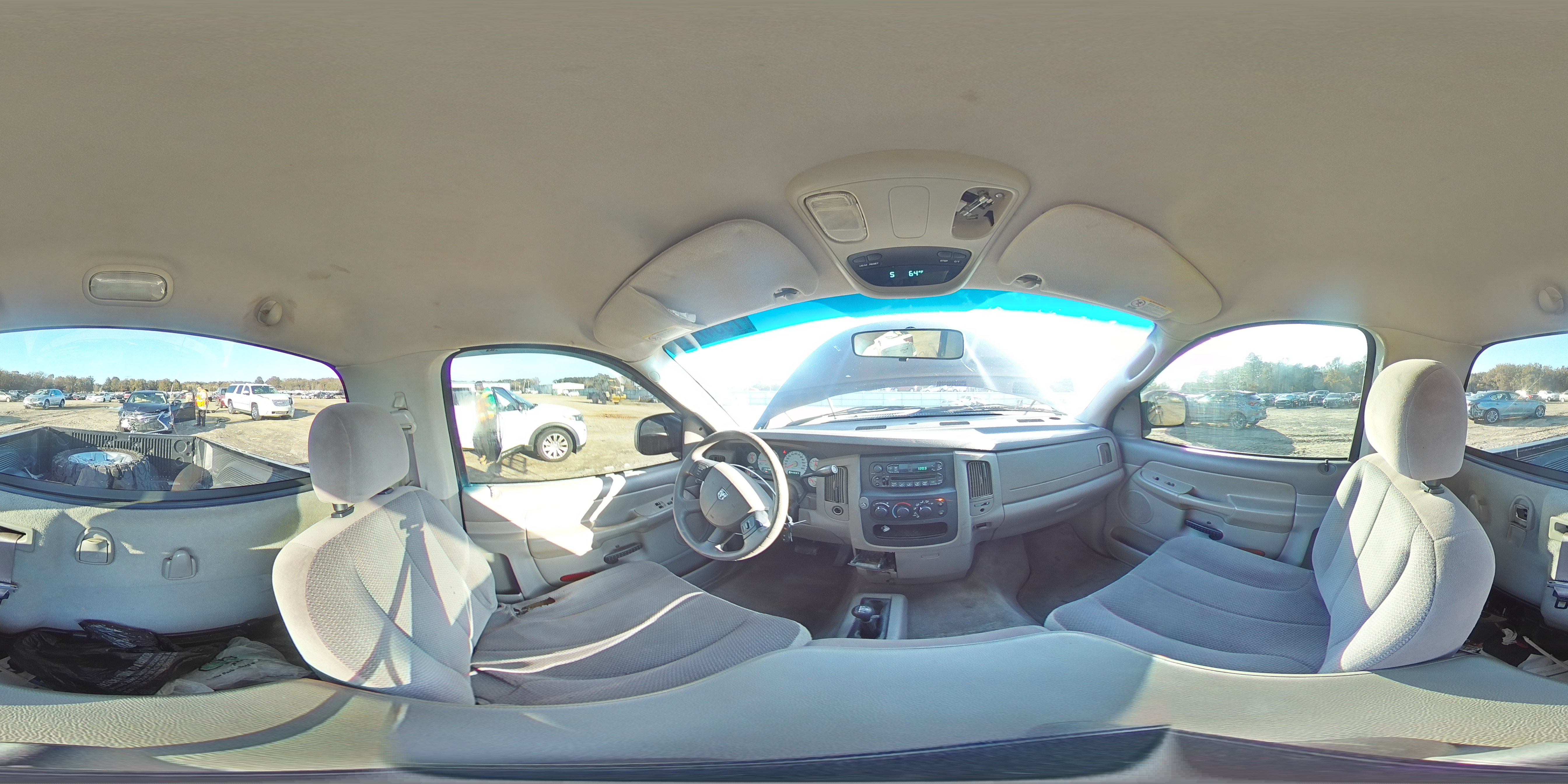 2004 Dodge RAM - Image 12