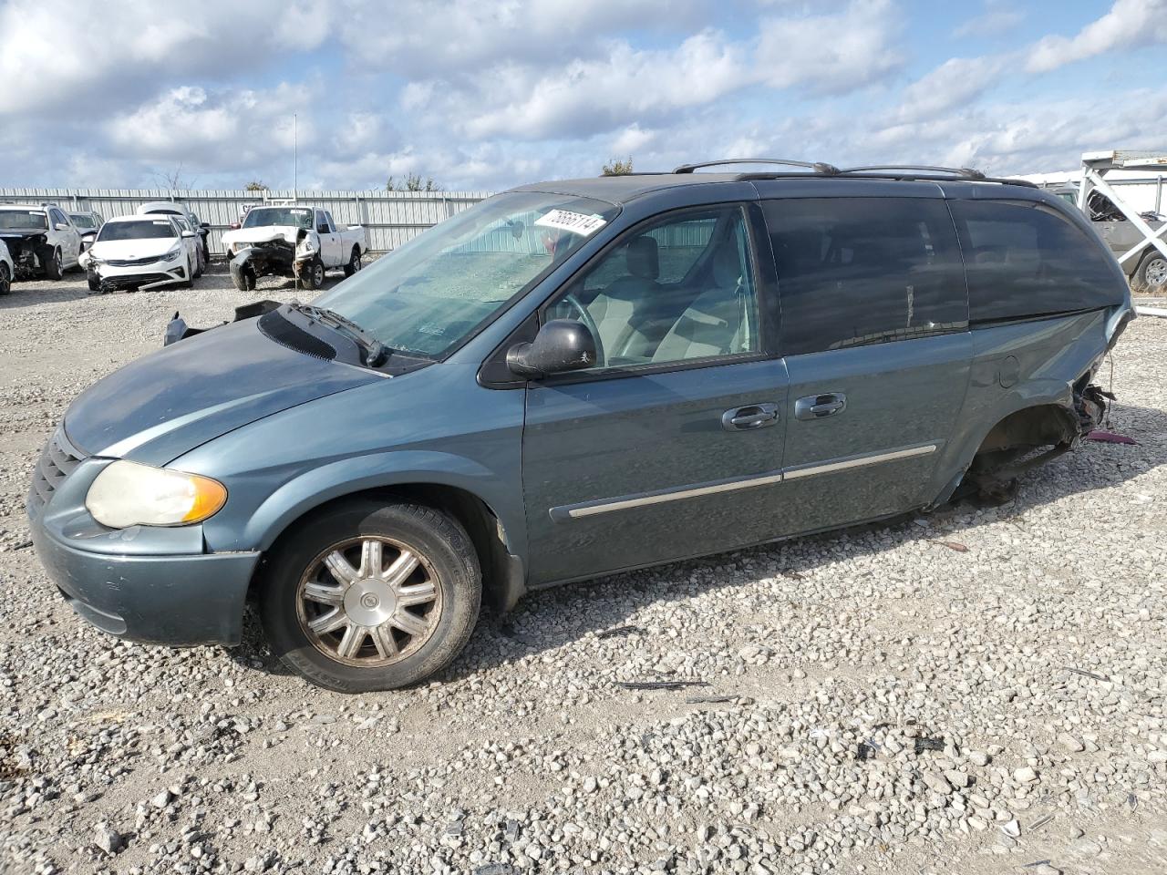 2007 Chrysler Town & Country - Image 1