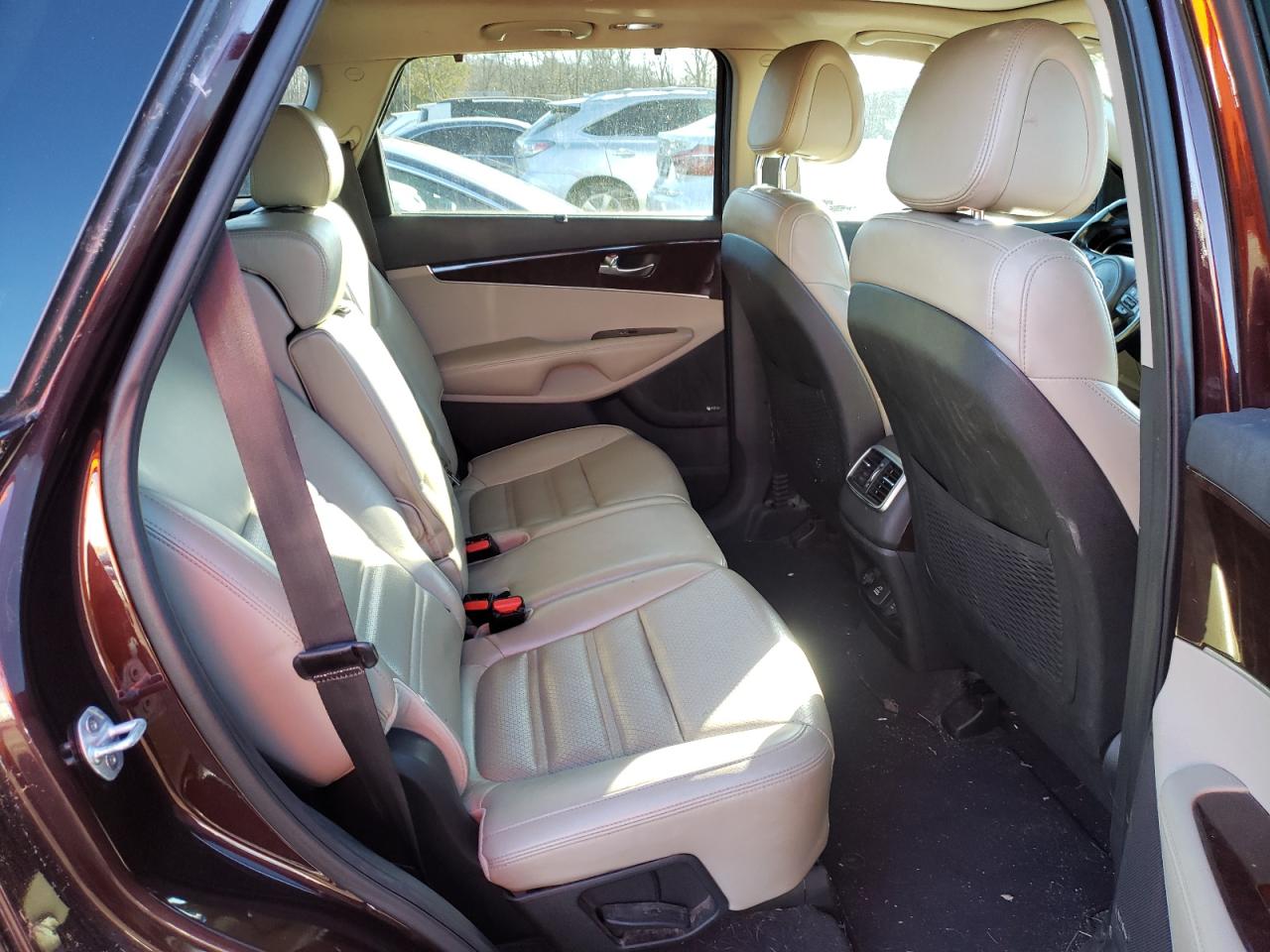 2016 Kia Sorento - Image 11