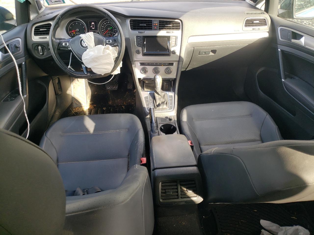 2015 Volkswagen Golf - Image 8