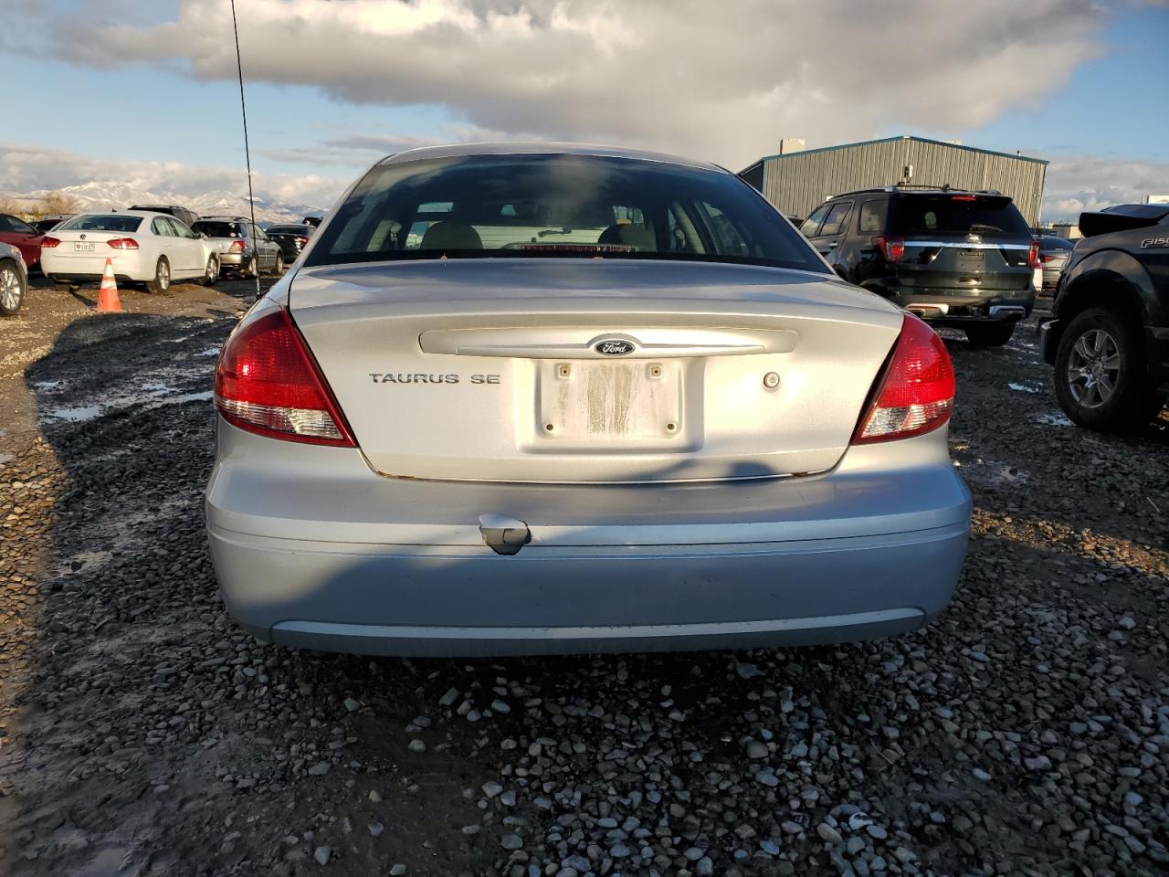 2007 Ford Taurus Se VIN: 1FAFP53U57A132439 Lot: 82650444