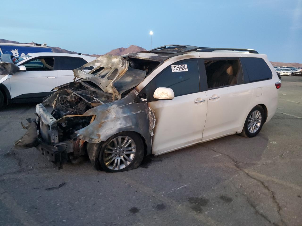 2015 Toyota Sienna - Image 1