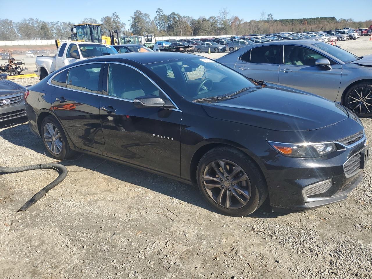 2017 Chevrolet Malibu - Image 4
