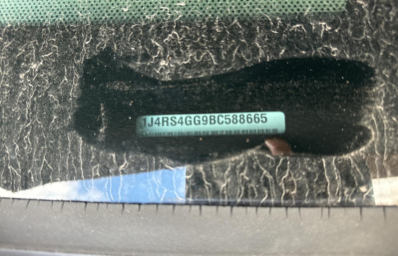 2011 Jeep Grand Cherokee - Image 10