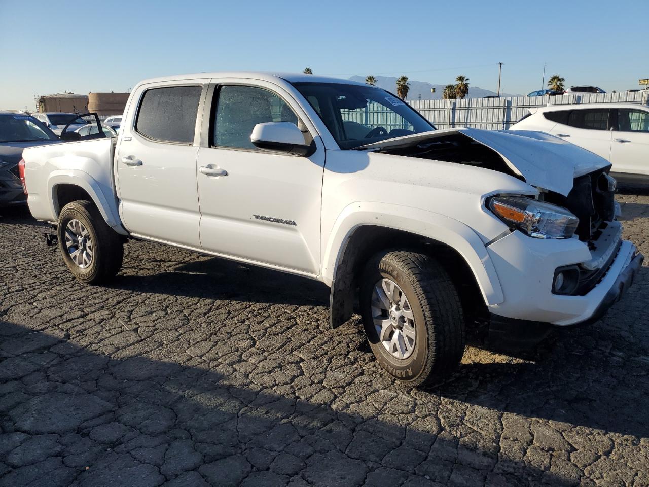 VIN 3TMAZ5CN3JM076888 2018 TOYOTA TACOMA no.4