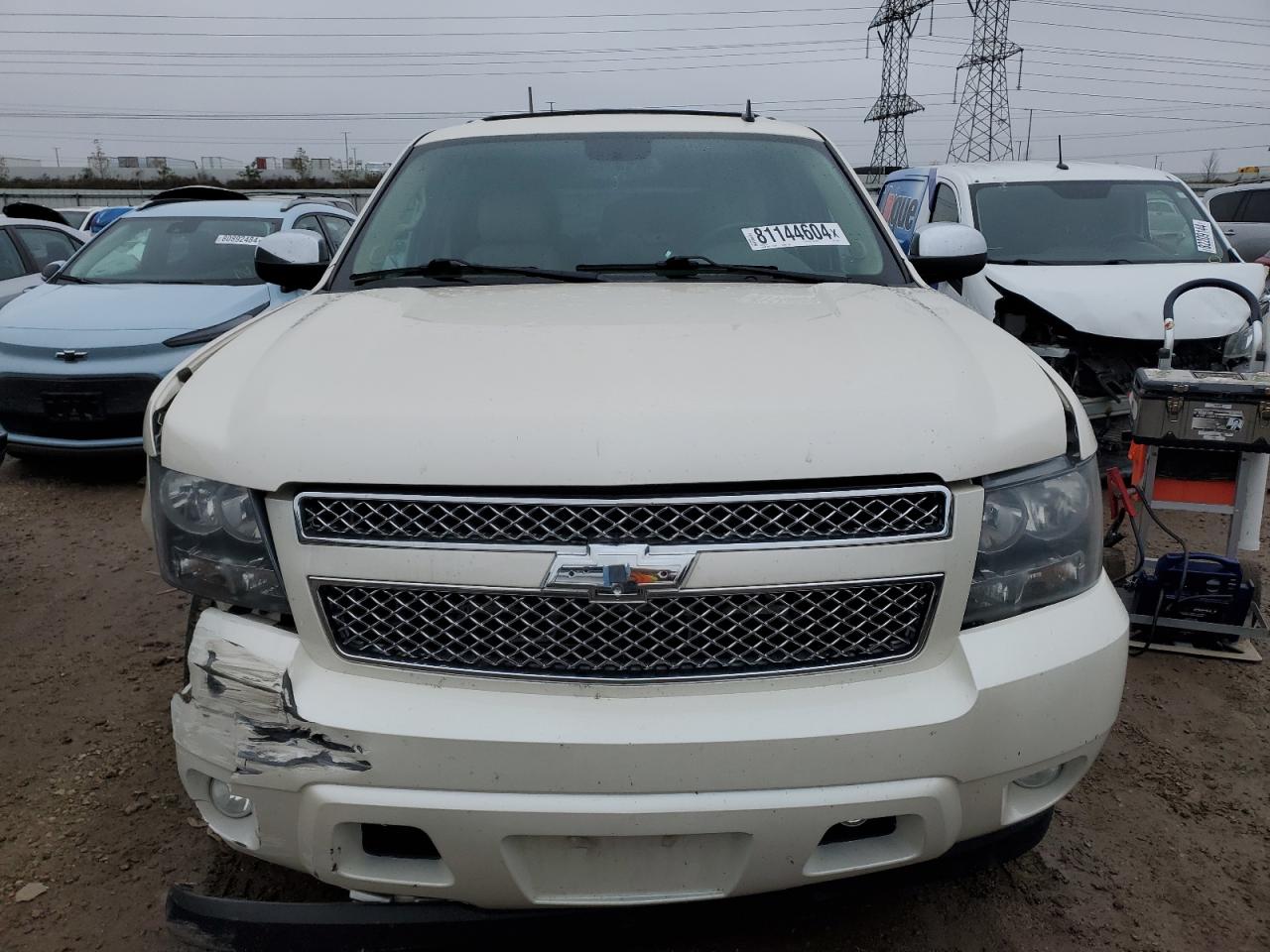 VIN 1GNSKKE74ER140227 2014 CHEVROLET SUBURBAN no.5