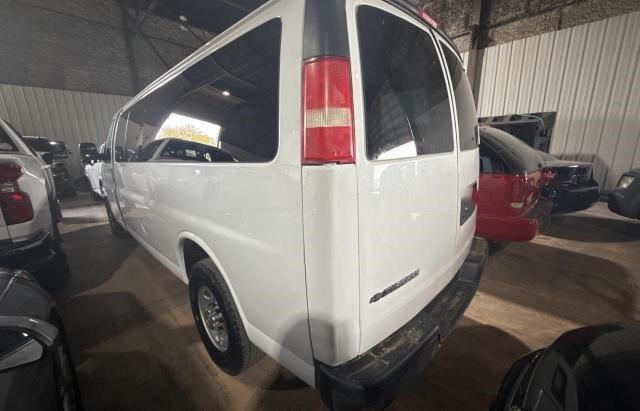 Minivans CHEVROLET EXPRESS 2017 White