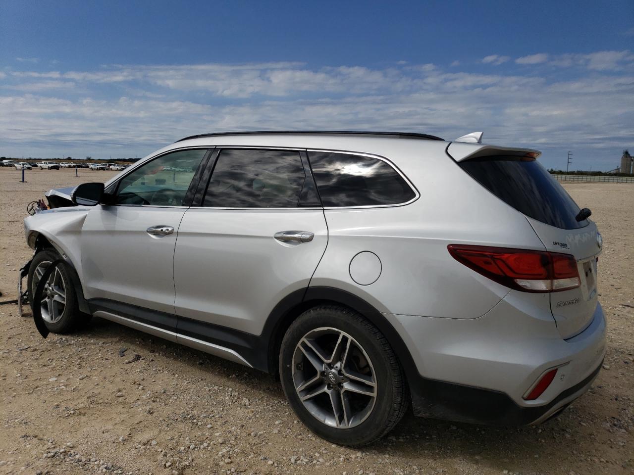 2017 Hyundai Santa Fe - Image 2