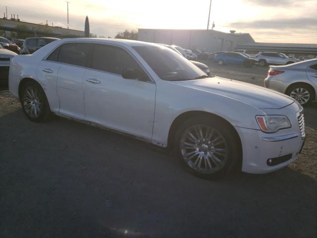 Седани CHRYSLER 300 2013 Білий