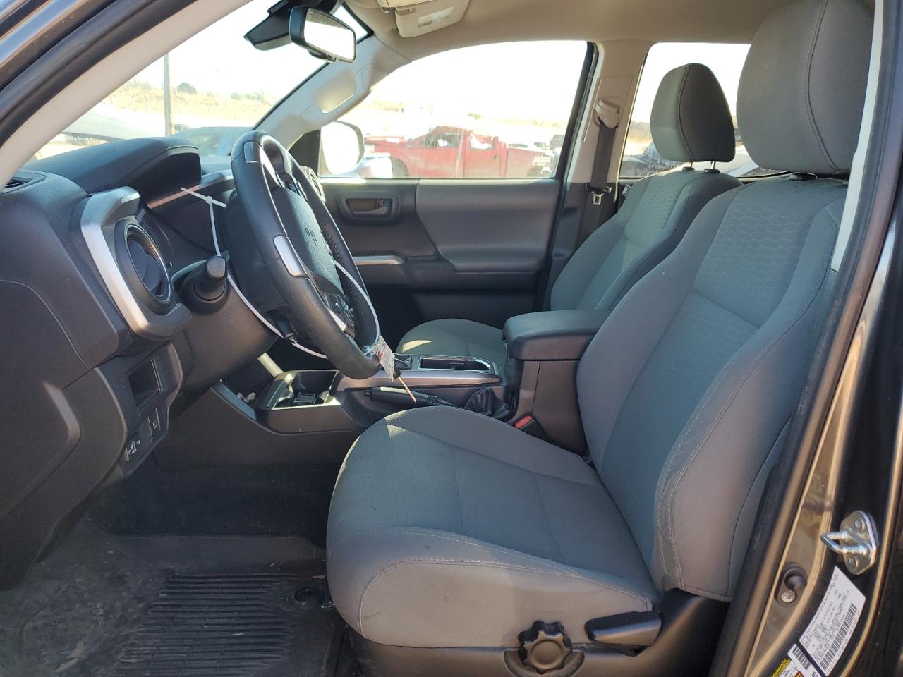 2018 Toyota Tacoma - Image 7