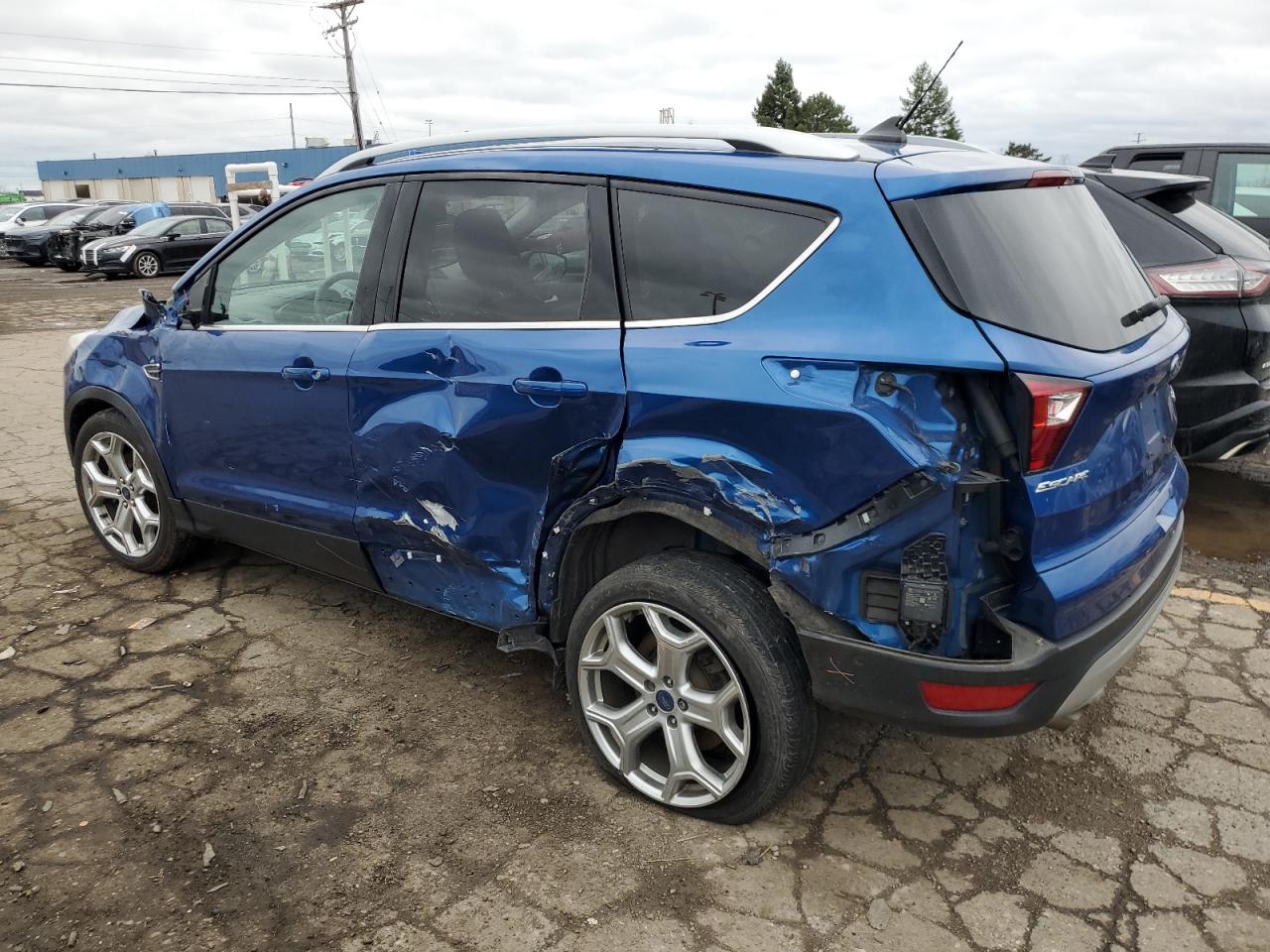 1FMCU9J91KUC09709 2019 FORD ESCAPE - Image 2