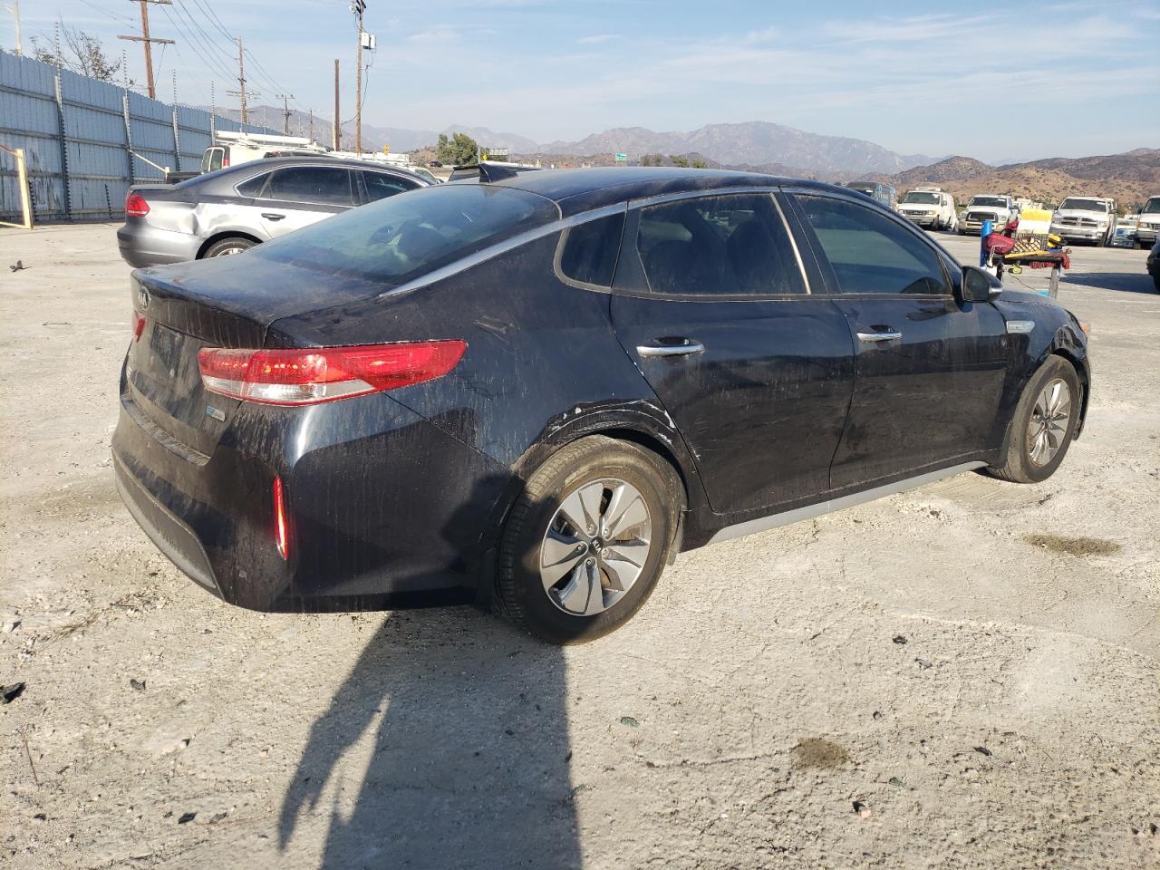 VIN KNAGT4LEXJ5023923 2018 KIA OPTIMA no.3