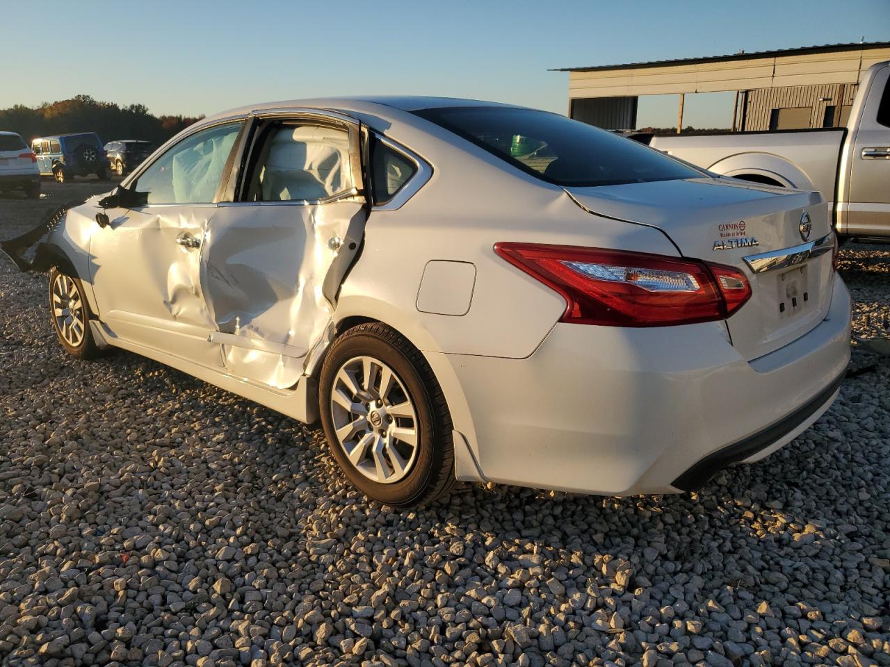 2016 Nissan Altima - Image 2