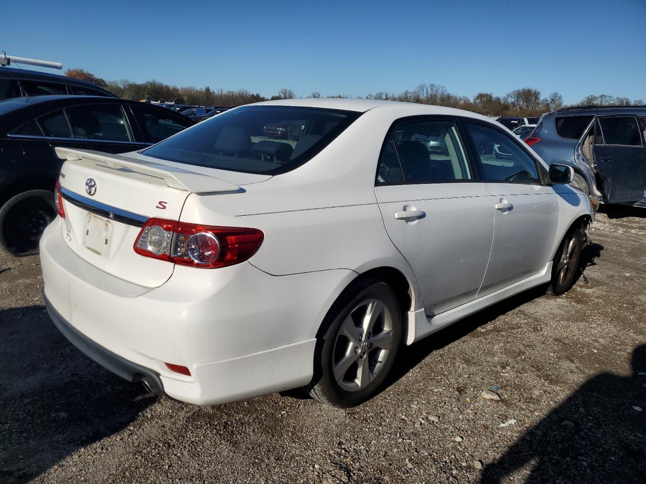 VIN 2T1BU4EE3DC945416 2013 TOYOTA COROLLA no.3