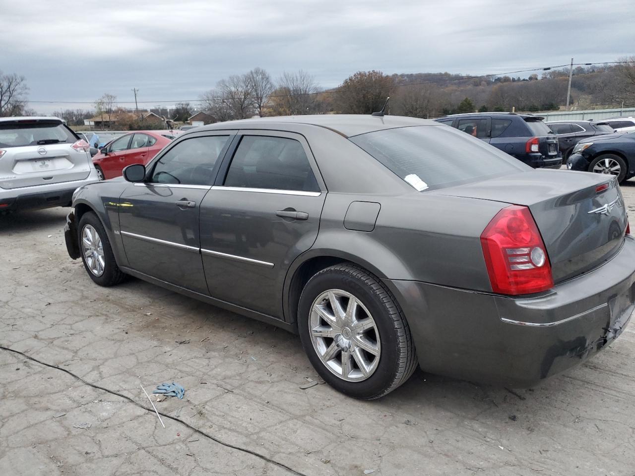 2008 Chrysler 300 - Image 2