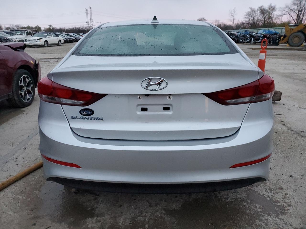 2017 Hyundai Elantra - Image 6
