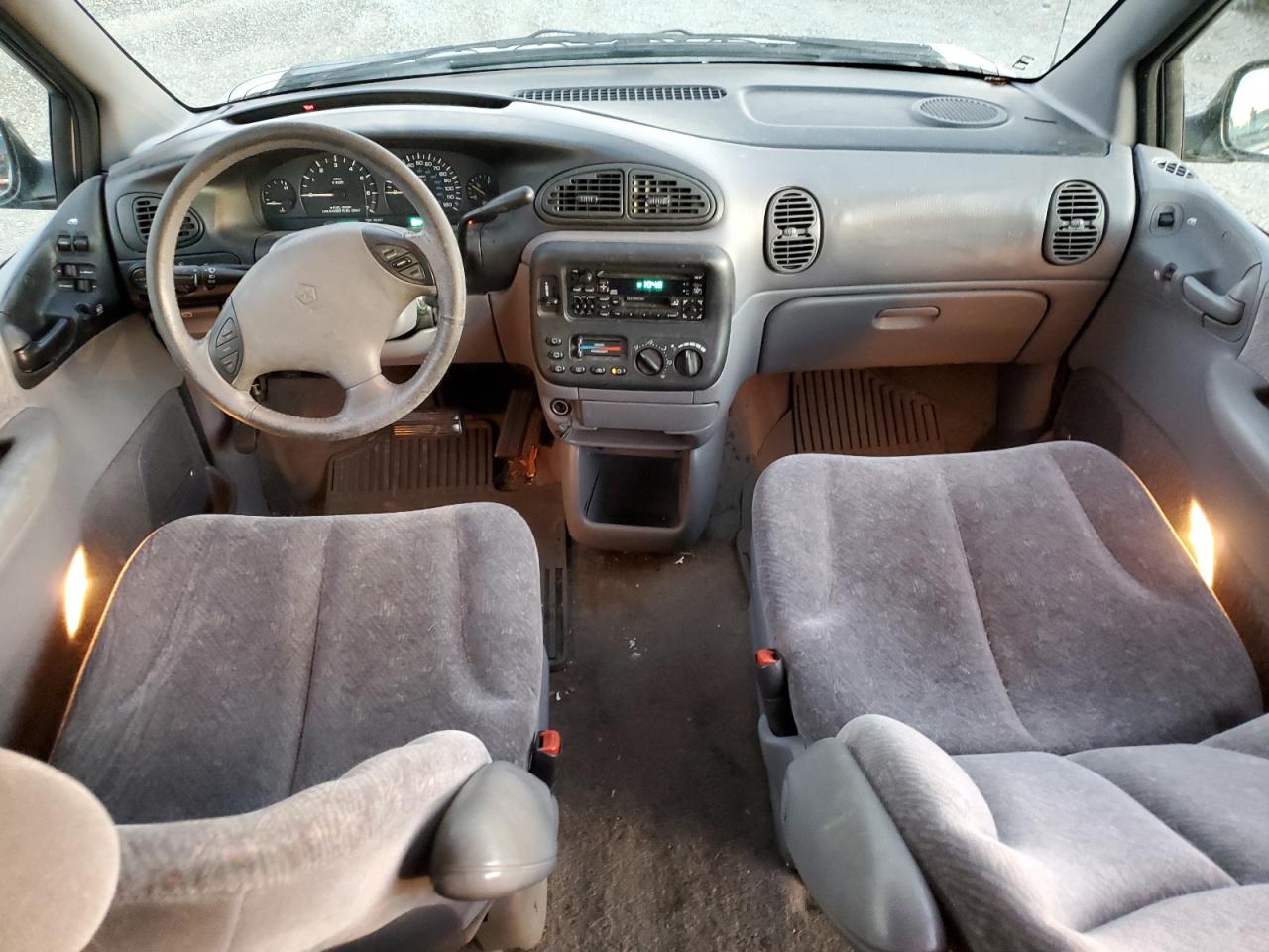 2000 Dodge Caravan - Image 8