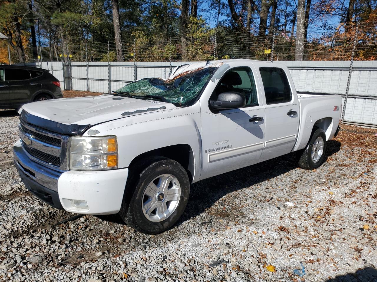 2011 Chevrolet Silverado - Image 1