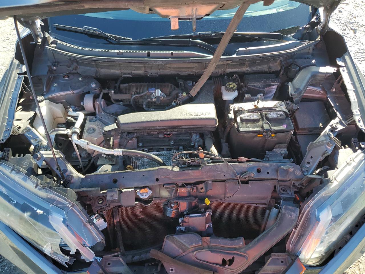 2018 Nissan Rogue - Image 12