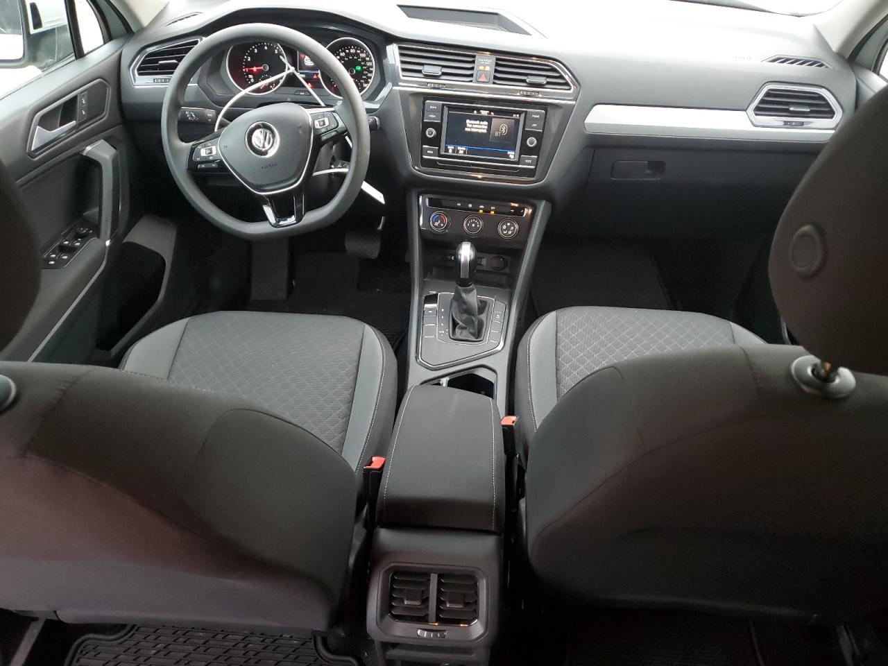 2020 Volkswagen Tiguan - Image 8