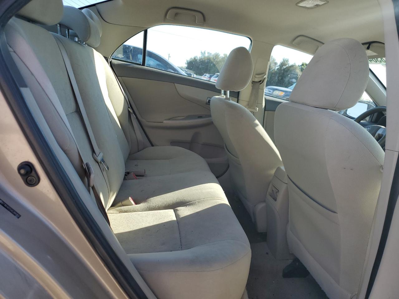 2010 Toyota Corolla - Image 11