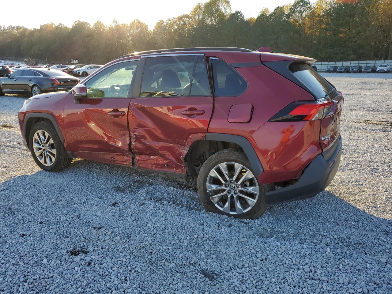 2019 Toyota RAV 4 - Image 2