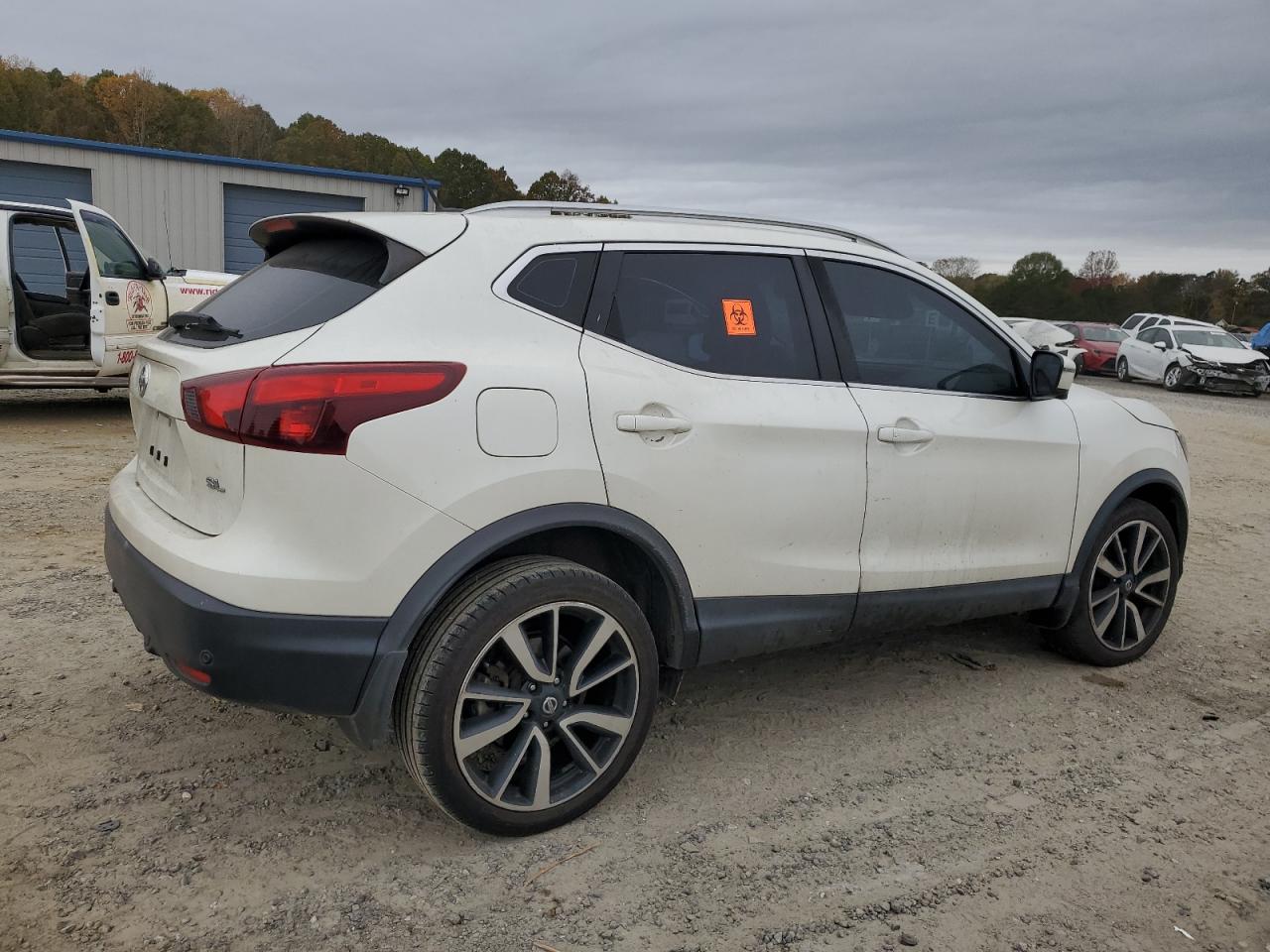 2019 Nissan Rogue - Image 3