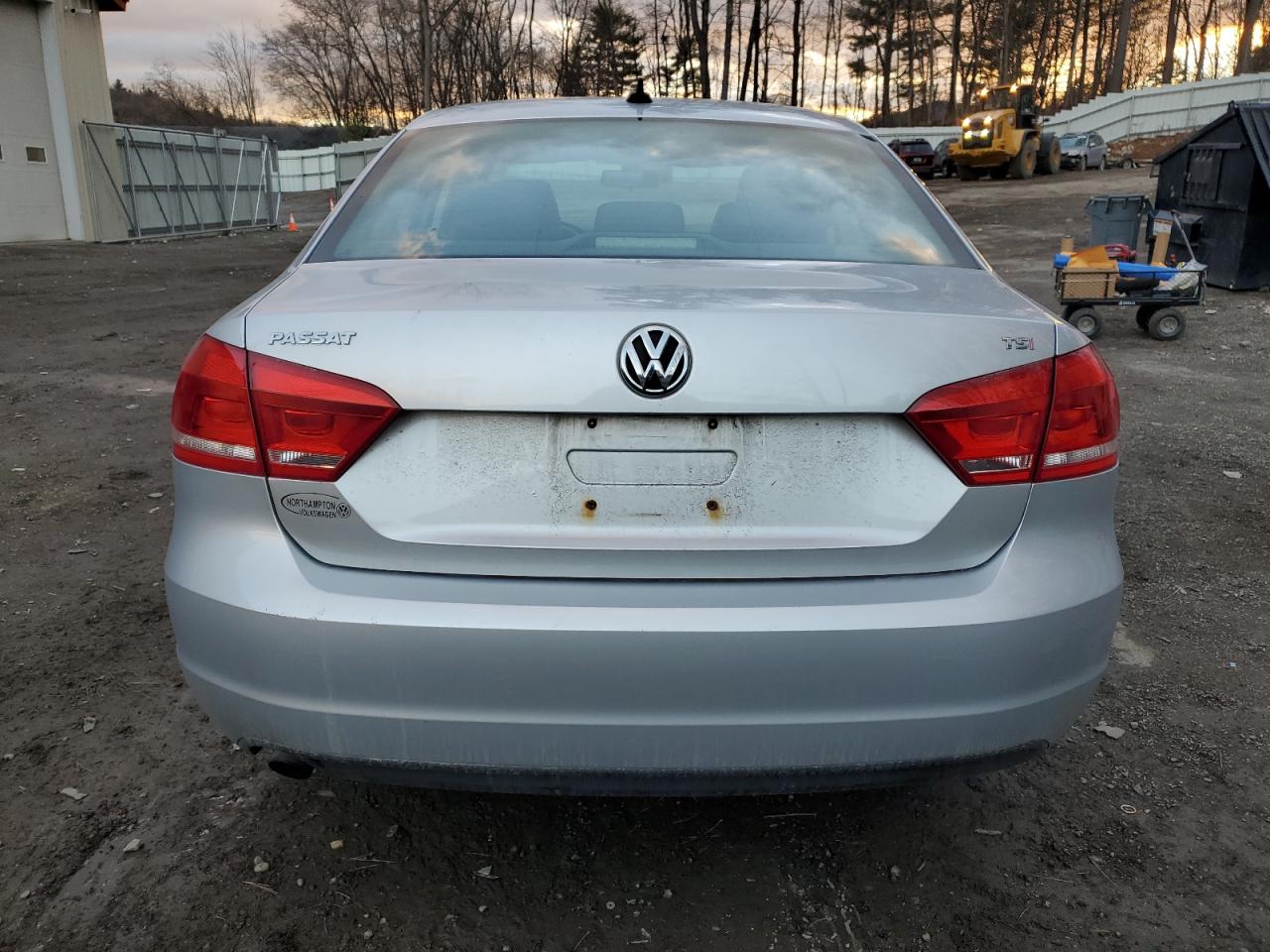 2014 Volkswagen Passat S VIN: 1VWAT7A3XEC082500 Lot: 79899774