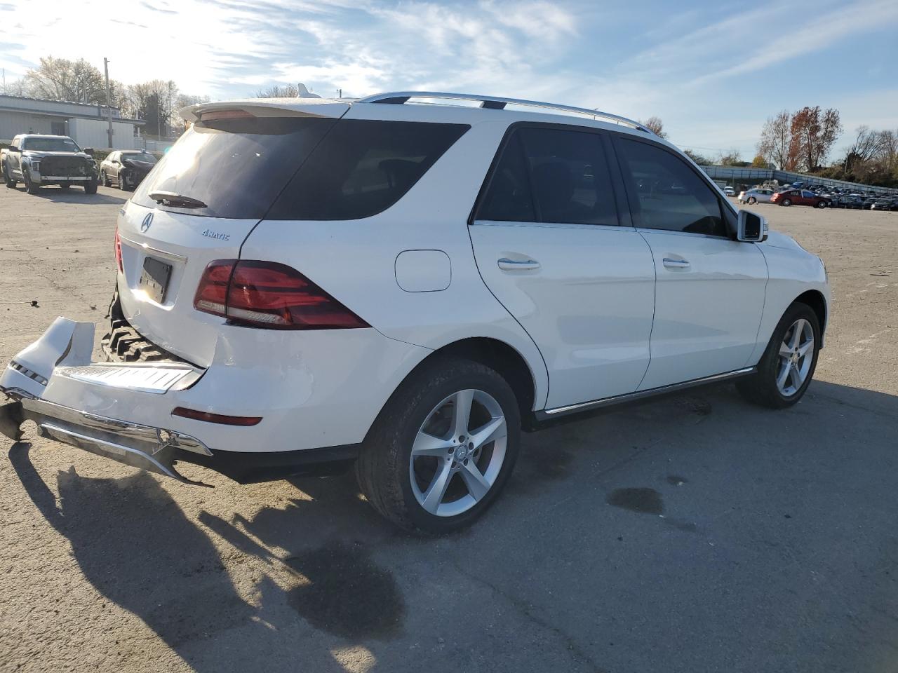 2016 Mercedes-Benz GLE - Image 3