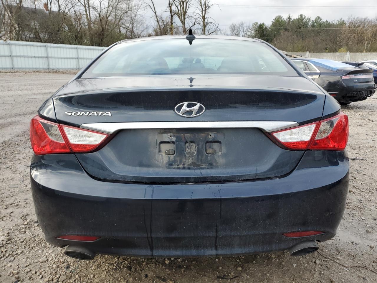 2011 Hyundai Sonata - Image 6