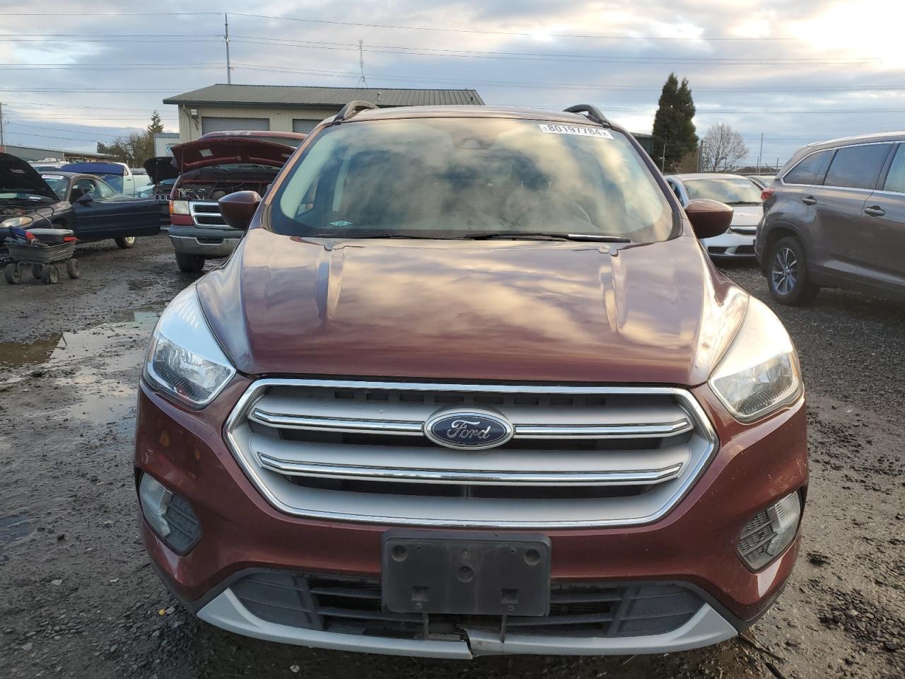 VIN 1FMCU0GD5JUB85680 2018 FORD ESCAPE no.5