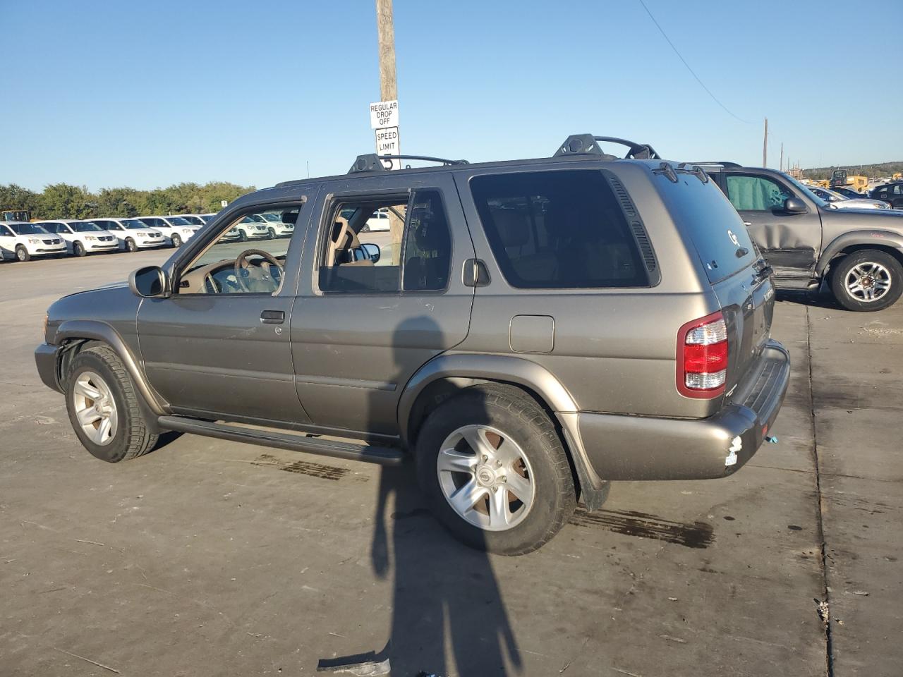 2003 Nissan Pathfinder - Image 2