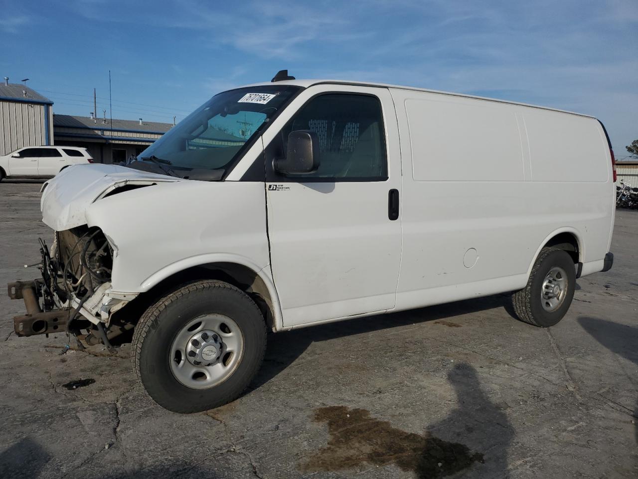 2017 Chevrolet Express G2500 for Sale in Tulsa, OK - Front End