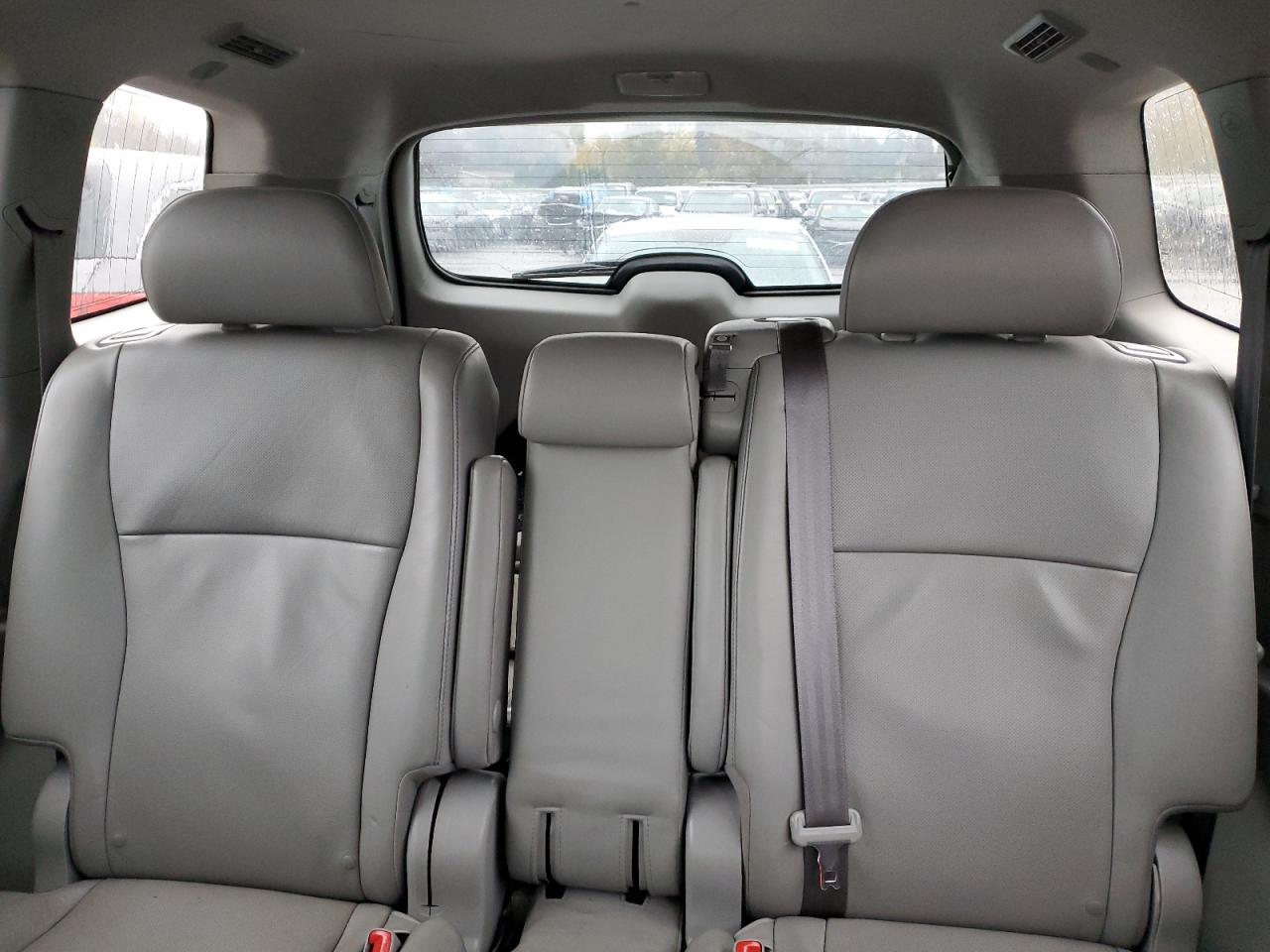 2012 Toyota Highlander - Image 10