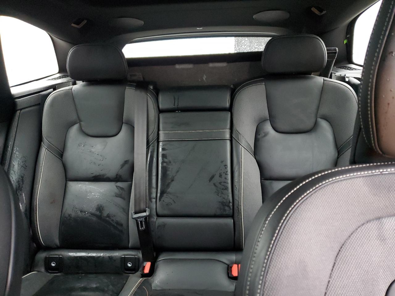 2020 Volvo XC60 - Image 10