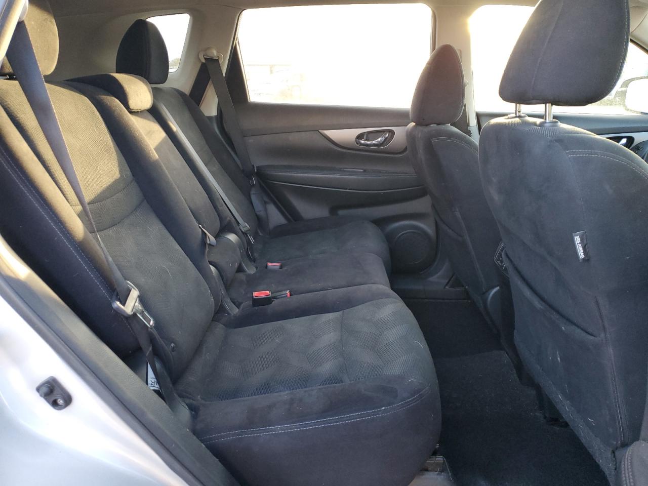 2015 Nissan Rogue - Image 12