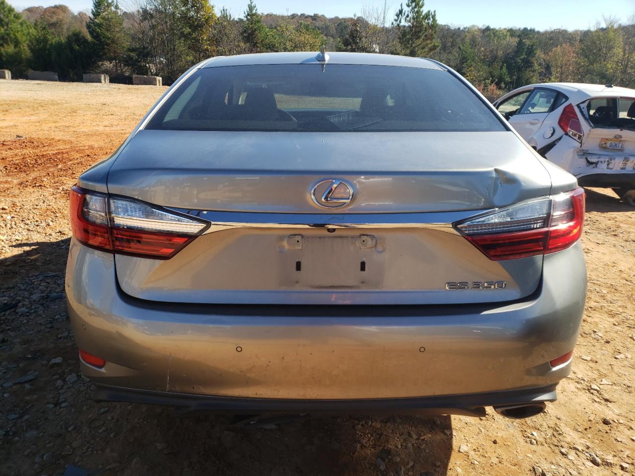 2017 Lexus ES - Image 6