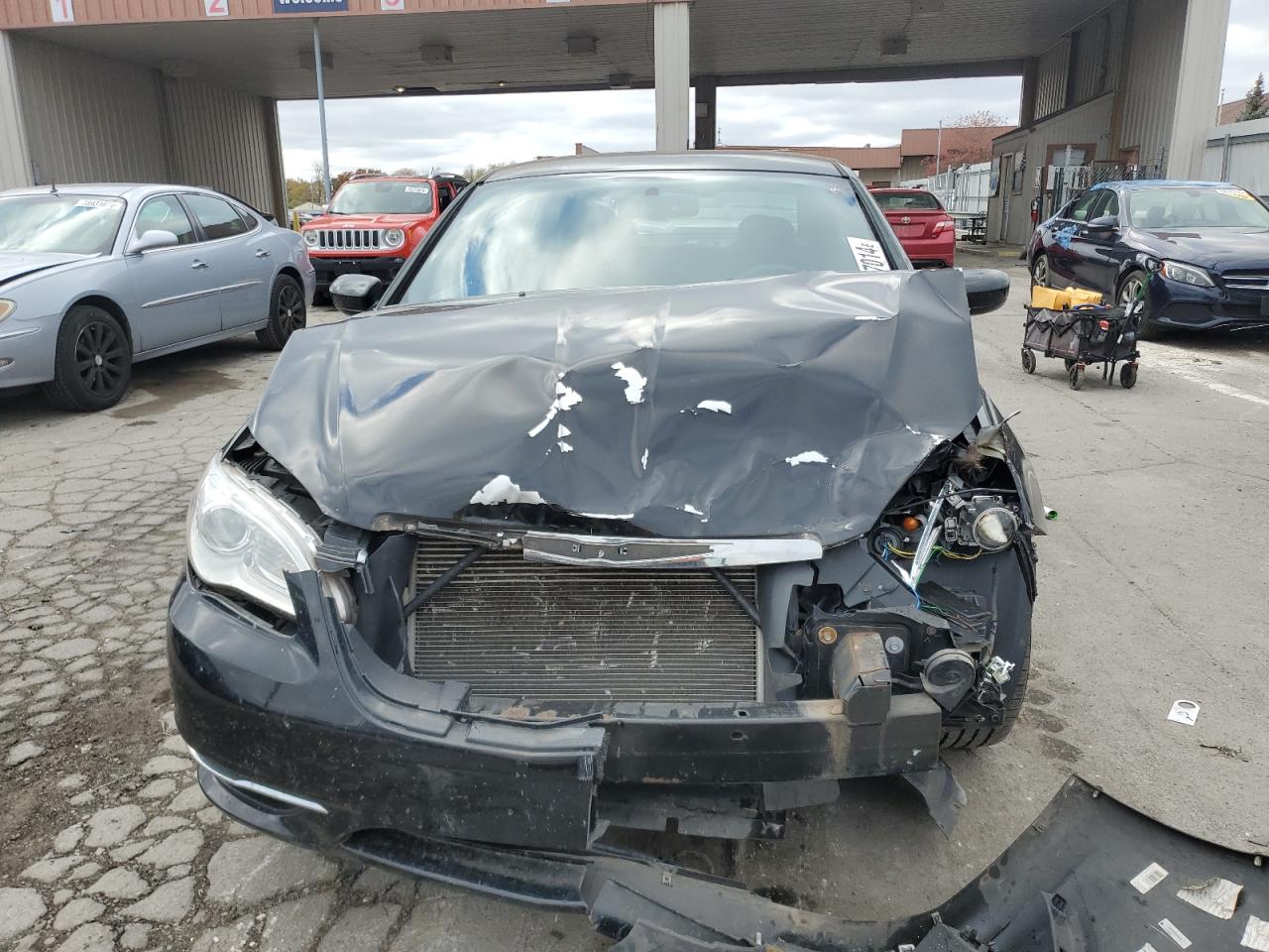 2013 Chrysler 200 - Image 5