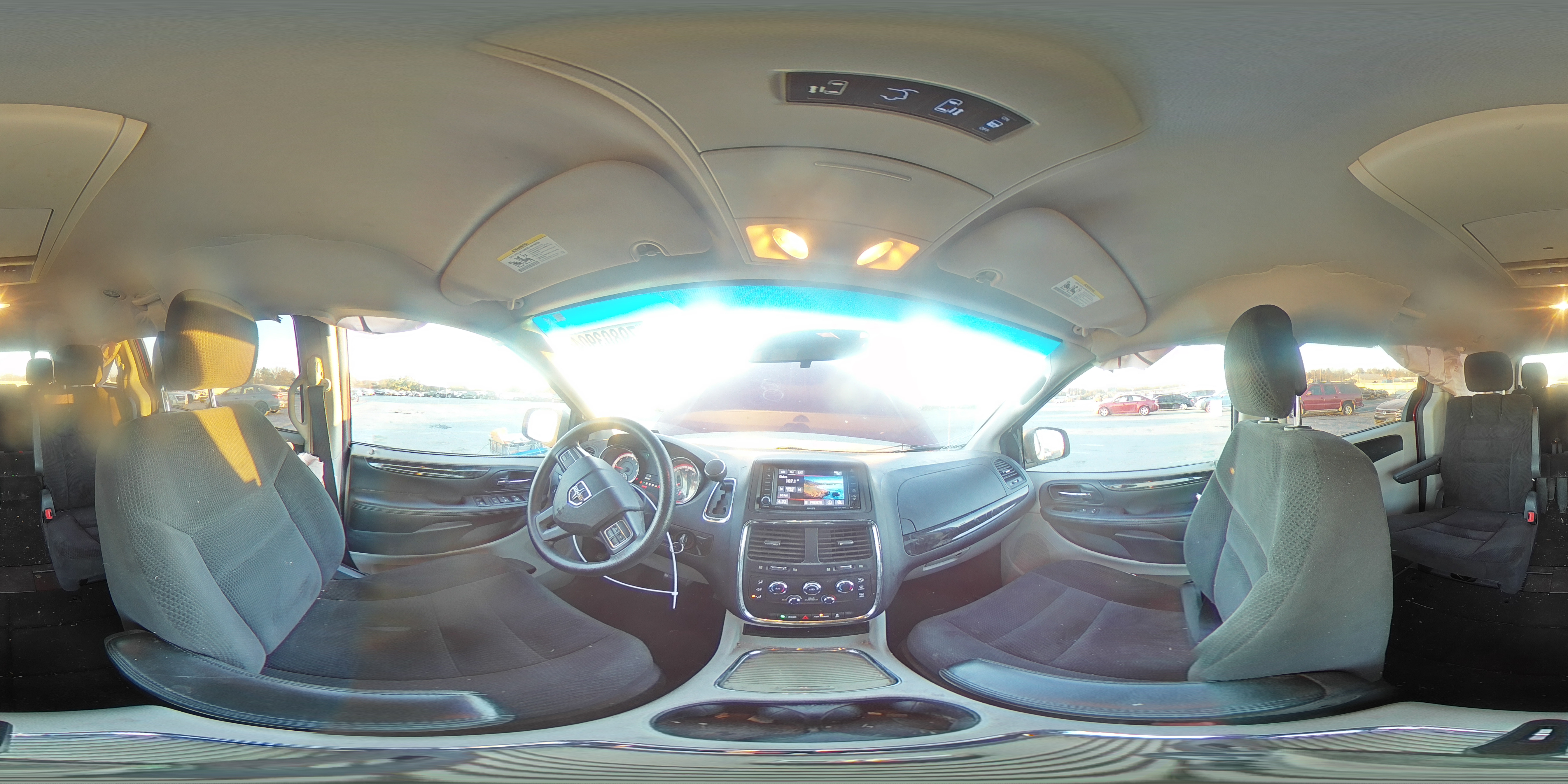 2016 Dodge Caravan - Image 13