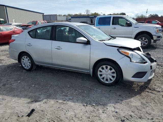  NISSAN VERSA 2015 Серебристый