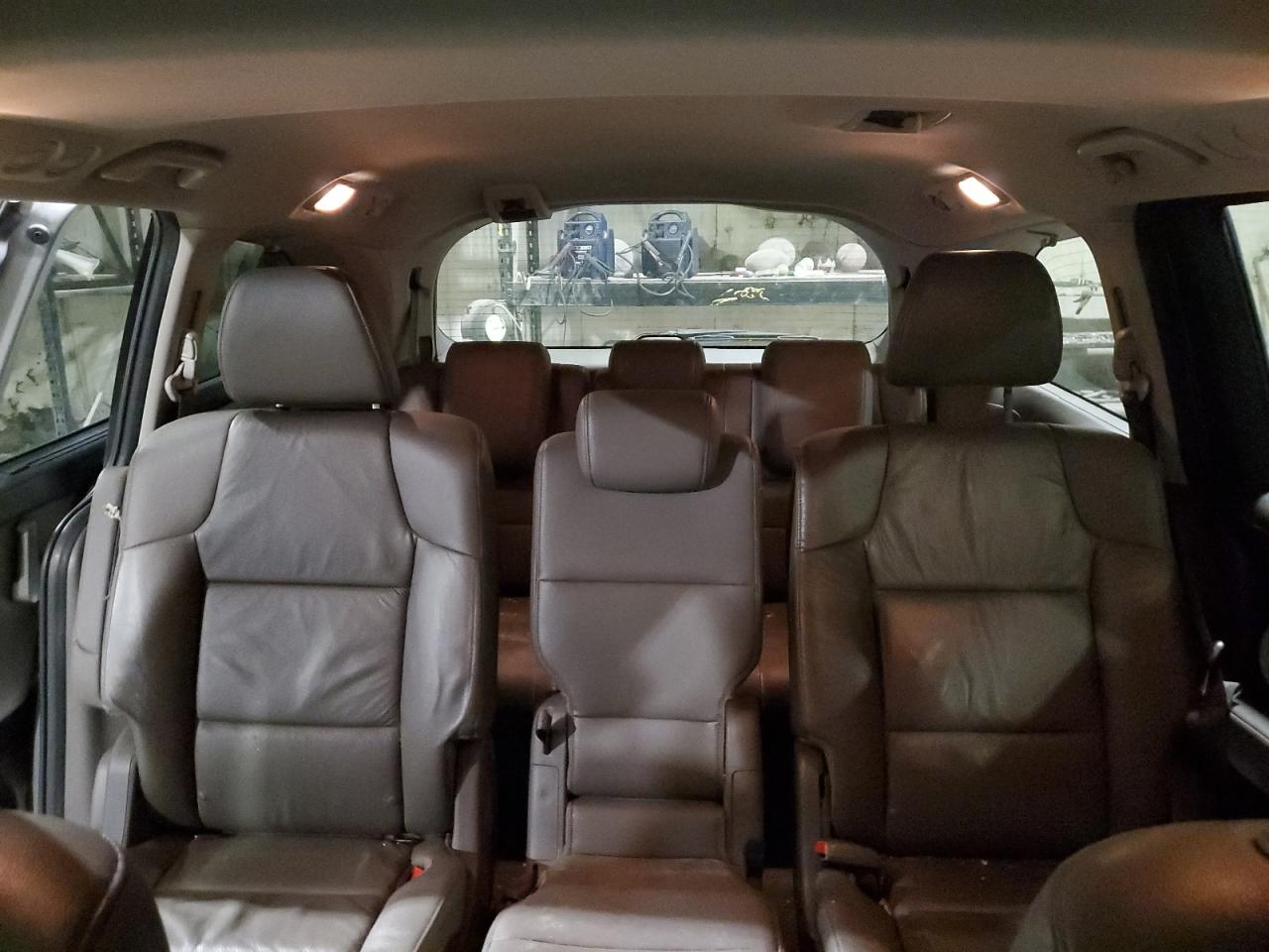 2011 Honda Odyssey - Image 10