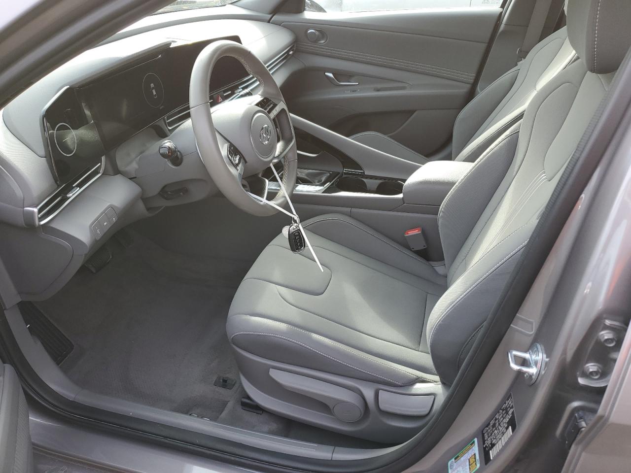 2023 Hyundai Elantra - Image 7